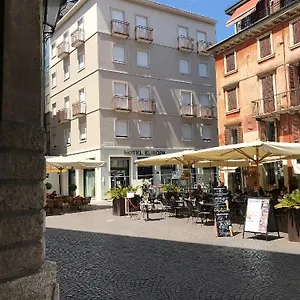 hotellátogatás
